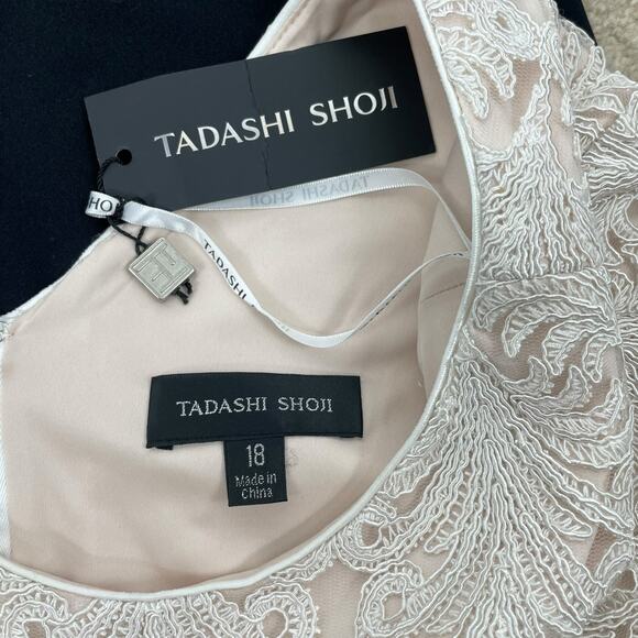 Tadashi Shoji Embroidered Lace Long Evening Gown Black Ivory Size 18 - Picture 11 of 12